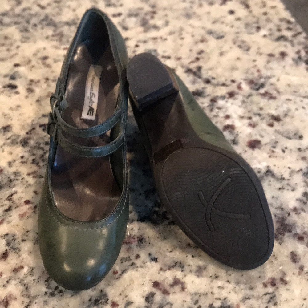 American eagle high heels